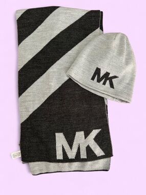 Michael Kors Gray & Black MK Beanie and Scarf Set
